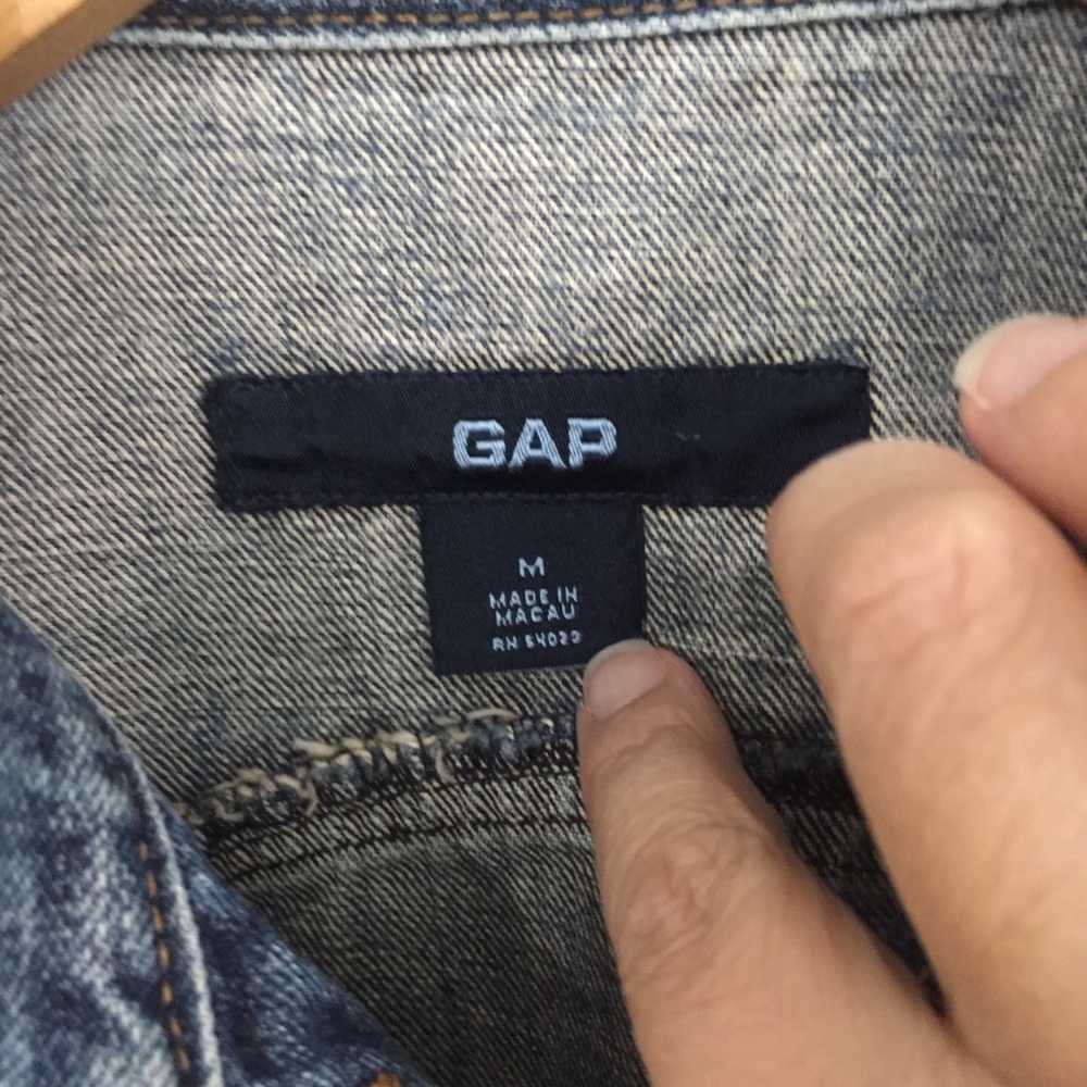 GAP Vintage Jean Jacket Size Medium - Picture 4 of 6